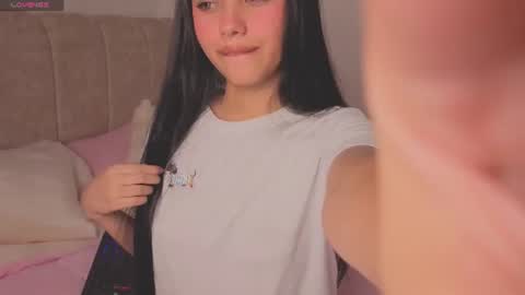 Snapshot of isa_dolly chatting on June 11, 2026, 11:03 pm Isa Dolly online show from June 11, 2026, 11:03 pm