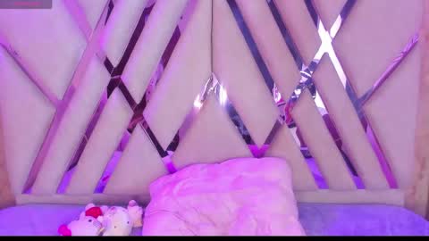 Snapshot of isa_doux chatting on June 5, 2026, 4:52 am Isa online show from June 5, 2026, 4:52 am