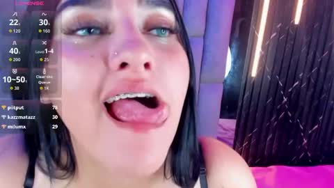 Snapshot of isa_gonzalez chatting on July 3, 2026, 7:37 am Isa Gonzalez online show from July 3, 2026, 7:37 am