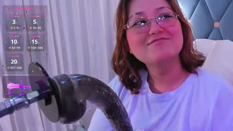 Snapshot of isa_grey_ chatting on September 24, 2025, 8:56 pm Isa online show from September 24, 2025, 8:56 pm