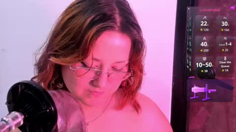 Snapshot of isa_grey_ chatting on September 25, 2025, 9:02 am Isa online show from September 25, 2025, 9:02 am