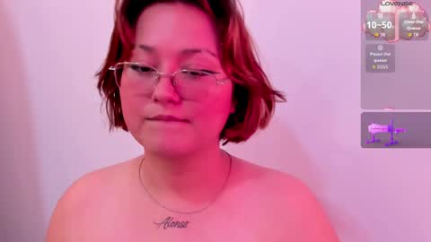 Snapshot of isa_grey_ chatting on October 3, 2025, 3:53 pm Isa online show from October 3, 2025, 3:53 pm