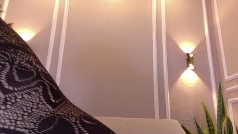 Snapshot of isa_kis_1 chatting on May 19, 2026, 12:11 pm Isabella online show from May 19, 2026, 12:11 pm