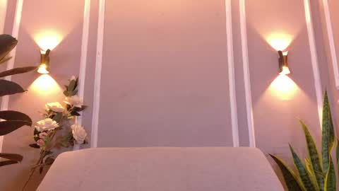 Snapshot of isa_kis_1 chatting on May 22, 2026, 12:00 pm Isabella online show from May 22, 2026, 12:00 pm