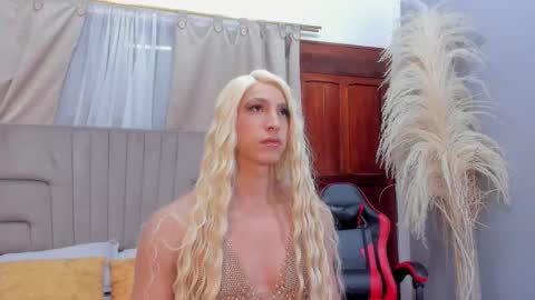 Isa Lancaster online show from September 24, 2025, 7:50 pm