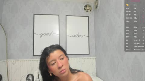 Snapshot of isa_little4u chatting on April 22, 2026, 10:17 am online show from April 22, 2026, 10:17 am