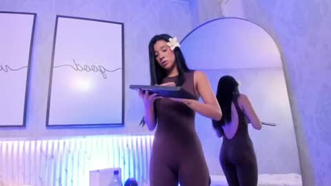 Snapshot of isa_little4u chatting on June 15, 2026, 10:17 am online show from June 15, 2026, 10:17 am