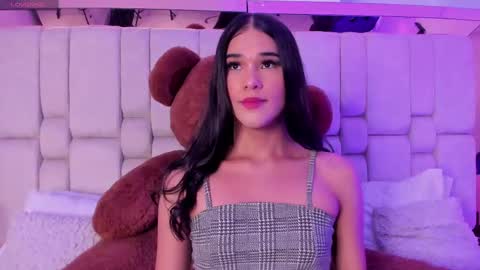 Snapshot of isa_little_star chatting on February 14, 2025, 11:53 pm Isa online show from February 14, 2025, 11:53 pm