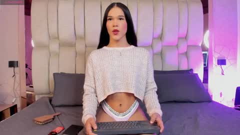 Isa  online show from April 22, 2026, 3:42 am