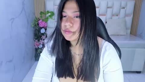 Snapshot of isa_s chatting on May 27, 2026, 1:08 pm Isa online show from May 27, 2026, 1:08 pm