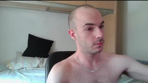 Snapshot of isaac99c chatting on July 7, 2026, 11:47 am Isaac99c online show from July 7, 2026, 11:47 am