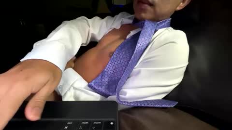 isaac_akamu online show from January 13, 2026, 12:32 pm