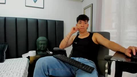 isaac_cryston online show from February 4, 2025, 2:21 pm