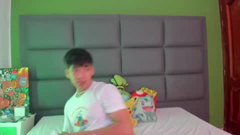 isaac_cryston online show from February 13, 2025, 7:52 pm