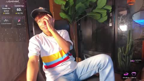 isaac_grimm online show from April 10, 2026, 2:50 am