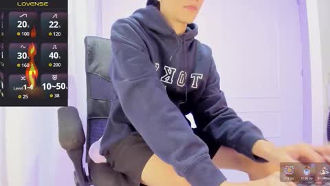 isaac online show from November 14, 2025, 8:51 pm