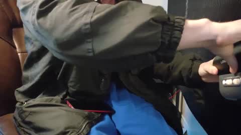 isaac online show from December 27, 2024, 2:12 pm