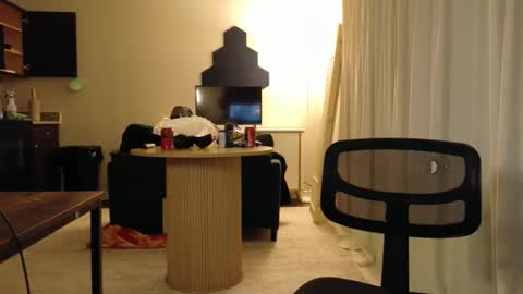 Snapshot of isaac_sheffield chatting on April 27, 2026, 6:11 am isaac online show from April 27, 2026, 6:11 am
