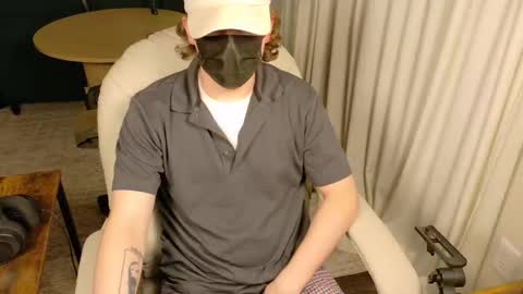 Snapshot of isaac_sheffield chatting on May 12, 2026, 8:44 am isaac online show from May 12, 2026, 8:44 am