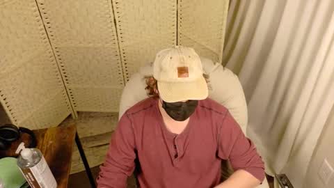 Snapshot of isaac_sheffield chatting on June 3, 2026, 8:06 am isaac online show from June 3, 2026, 8:06 am