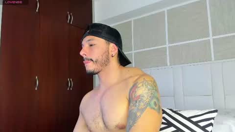 Snapshot of isaacs11 chatting on July 18, 2026, 6:01 pm Isaac Surez online show from July 18, 2026, 6:01 pm
