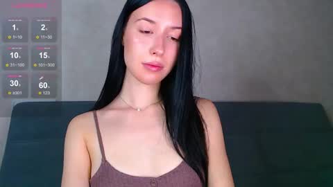 Bella online show from September 10, 2025, 7:52 am