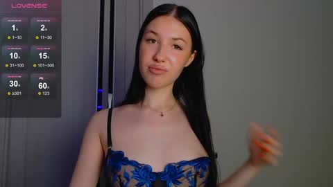 Snapshot of isabel_fontana chatting on May 26, 2026, 3:52 pm Bella online show from May 26, 2026, 3:52 pm