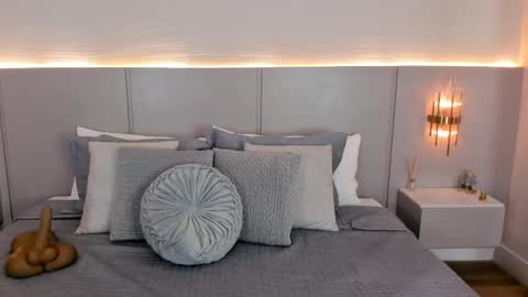 Isa online show from October 8, 2025, 1:25 am