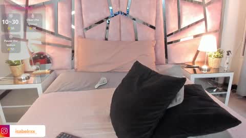 Snapshot of isabel_roux chatting on February 13, 2025, 1:19 am Isabel online show from February 13, 2025, 1:19 am