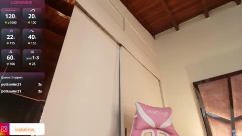 Snapshot of isabel_roux chatting on February 27, 2025, 8:50 am Isabel online show from February 27, 2025, 8:50 am