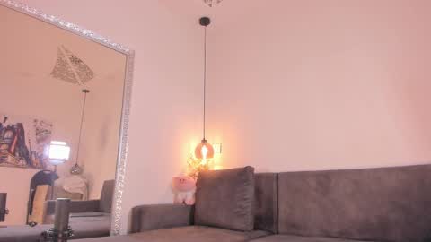 Isabela online show from September 9, 2025, 12:15 pm