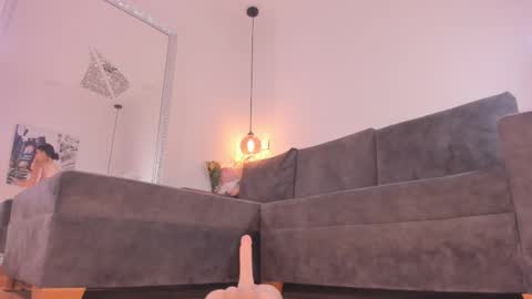 Isabela online show from September 22, 2025, 11:56 am