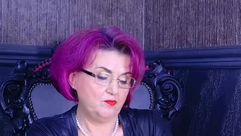 Isabella Conte online show from April 21, 2026, 3:02 am