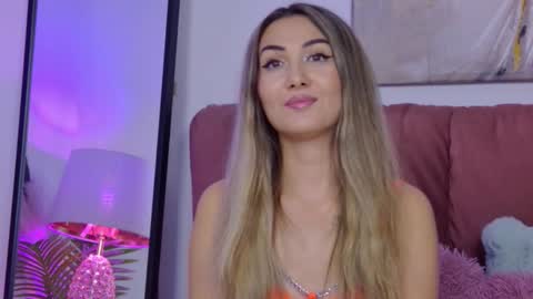 Isa online show from October 9, 2025, 2:37 pm