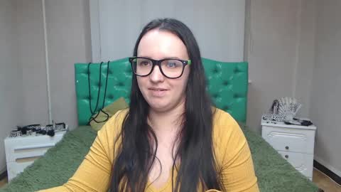 IsabelBlackberry online show from December 16, 2024, 9:24 am