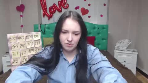 IsabelBlackberry online show from March 5, 2026, 6:42 am