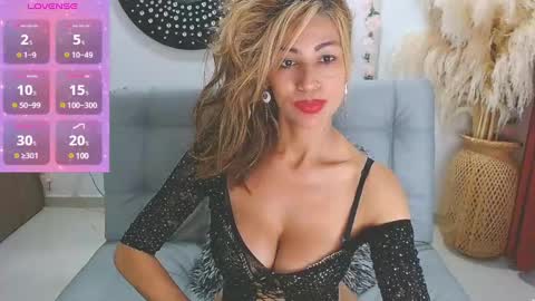 Isabel online show from January 4, 2025, 8:59 pm