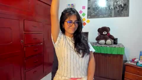 Isabella22 1 online show from January 9, 2025, 3:58 am