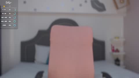 Isa  online show from January 17, 2025, 6:44 pm