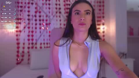 Isa  online show from February 22, 2025, 1:57 pm