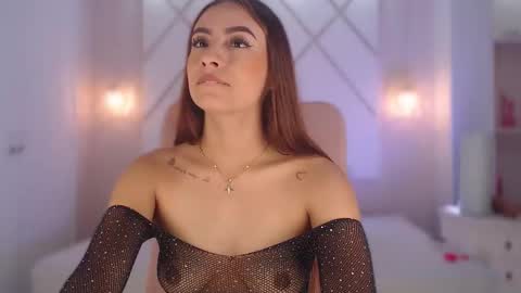 Isa  online show from September 9, 2025, 3:00 pm