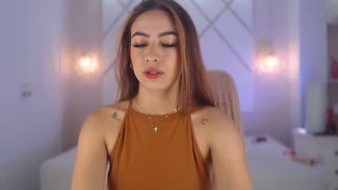 Isa  online show from September 29, 2025, 3:28 pm