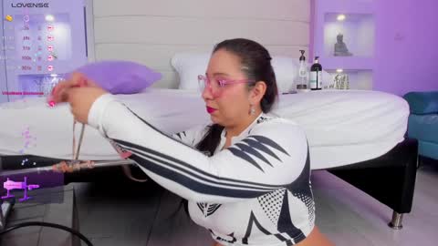 Isa online show from January 24, 2025, 3:32 am