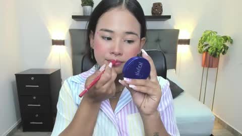 Isabel florez online show from January 14, 2025, 12:03 pm