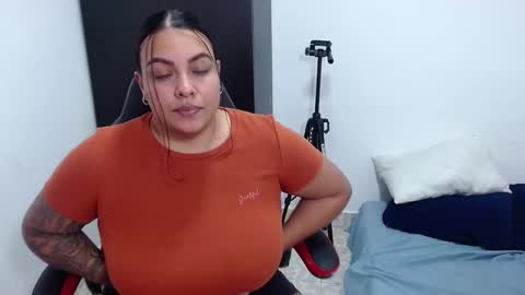  estefania online show from December 5, 2024, 9:06 pm