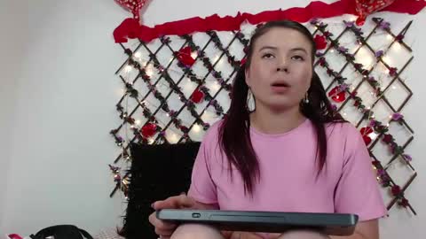 isabella_jaramillo online show from June 4, 2026, 6:03 pm
