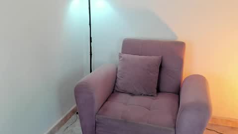 Snapshot of isabella_jones9 chatting on December 2, 2025, 12:38 am ISABELLA online show from December 2, 2025, 12:38 am