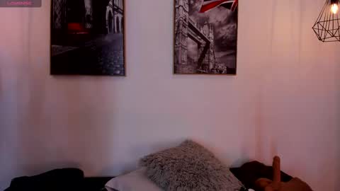  Isabel Lopez online show from March 5, 2025, 12:00 pm