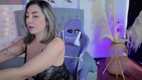   online show from November 3, 2025, 12:06 pm