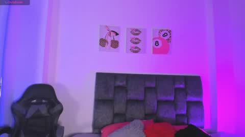 Isabella Moon9 online show from April 23, 2026, 12:40 pm